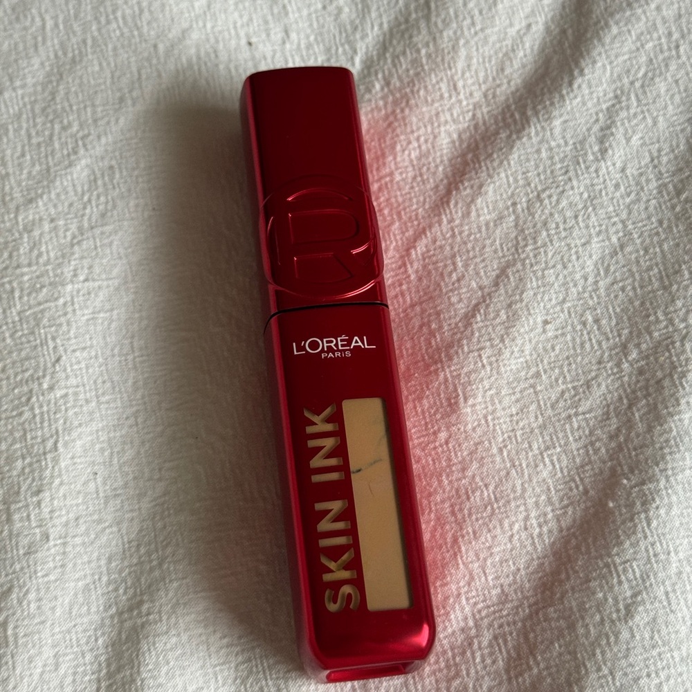L'Oreal Skin Ink - Picture 2 of 3